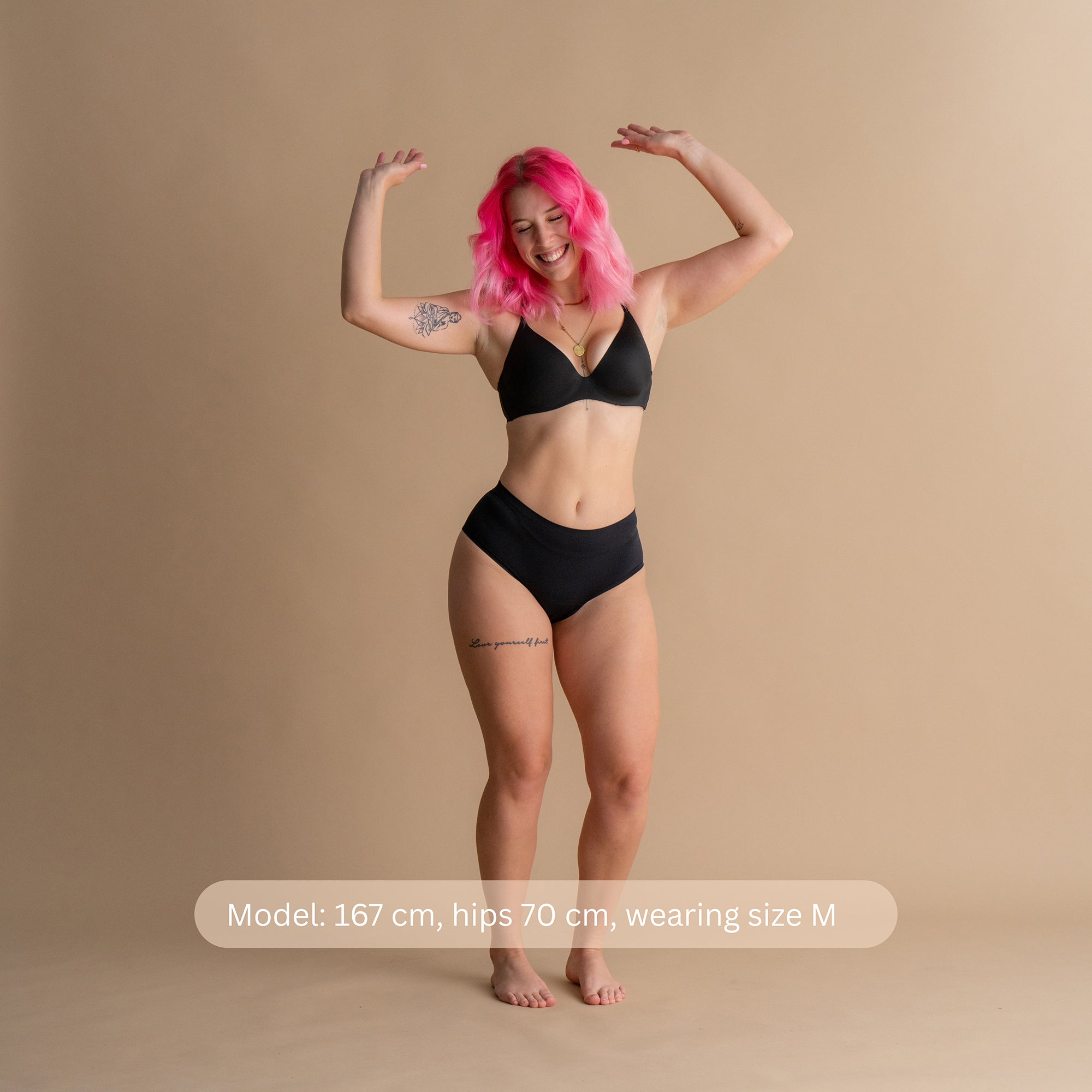 Front view of the Leakproof Seamless High Waist Brief on a model, displaying the comfortable fit with a flattering high-waist design. The model is wearing size M, with measurements: 167 cm height, 70 cm hips.